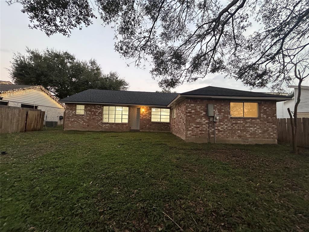 5010 Appleblossom Lane, Friendswood, Texas image 4