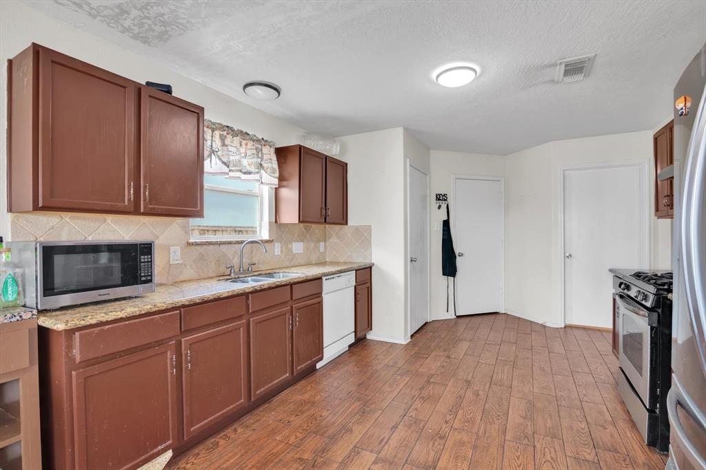 9014 Grackle Run Lane, Humble, Texas image 17
