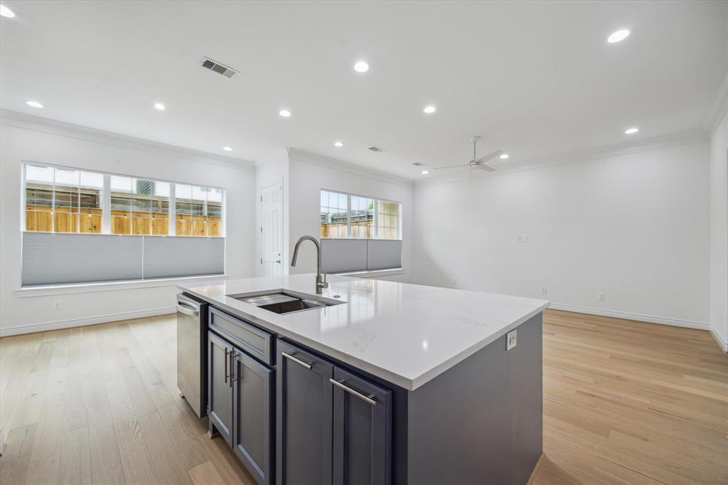 2813 Clinton Drive, Houston, Texas image 7