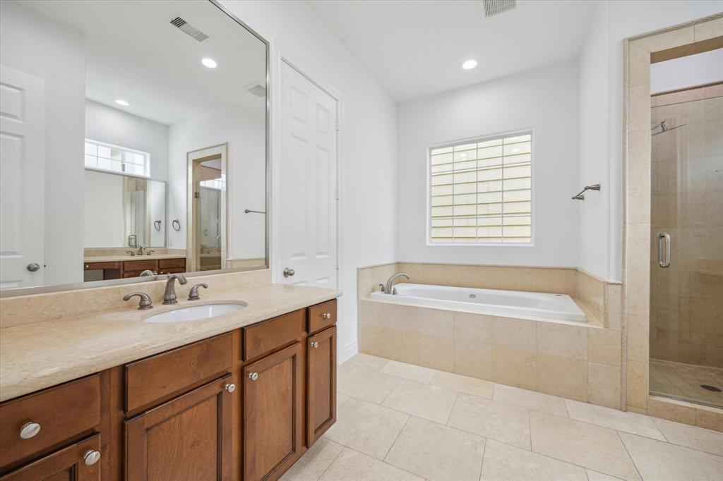 2813 Clinton Drive, Houston, Texas image 14