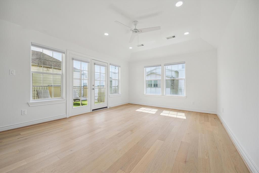 2813 Clinton Drive, Houston, Texas image 22