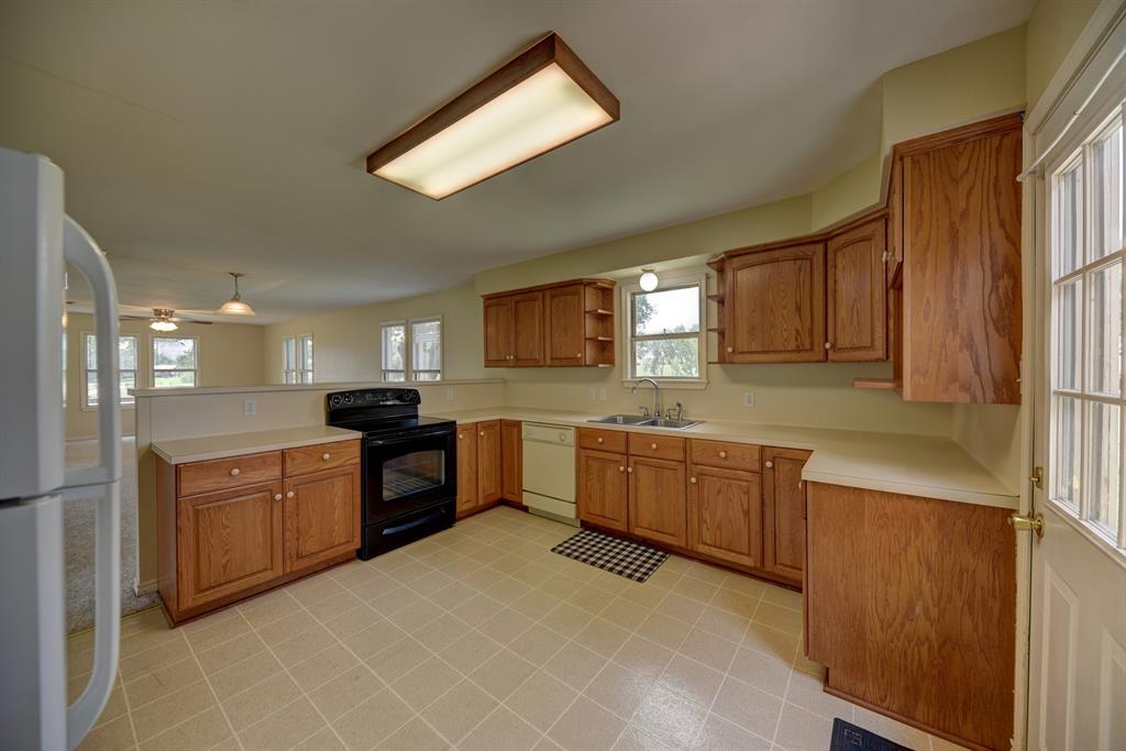 7009 Sandy Hill Road, Brenham, Texas image 21