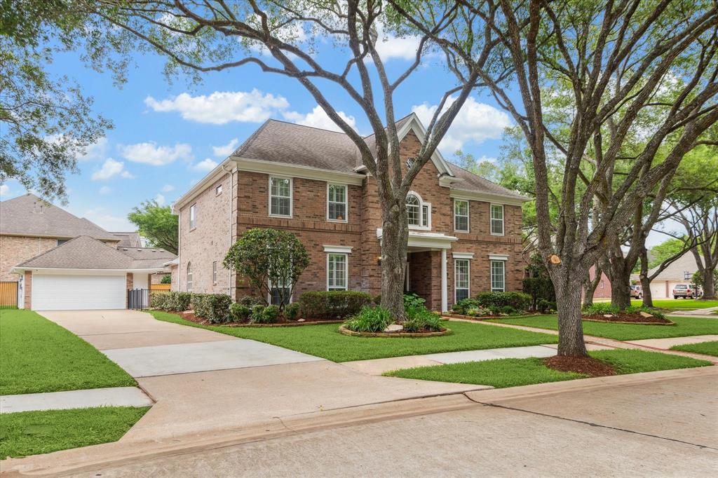 15 Rippling Creek Drive, Sugar Land, Texas image 3