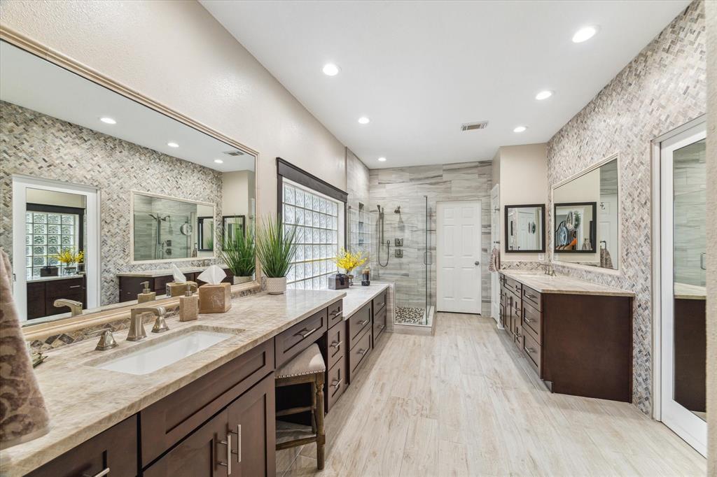 15 Rippling Creek Drive, Sugar Land, Texas image 17