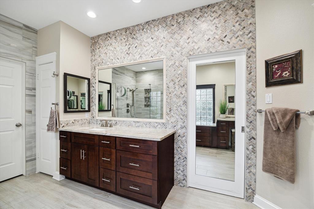 15 Rippling Creek Drive, Sugar Land, Texas image 20