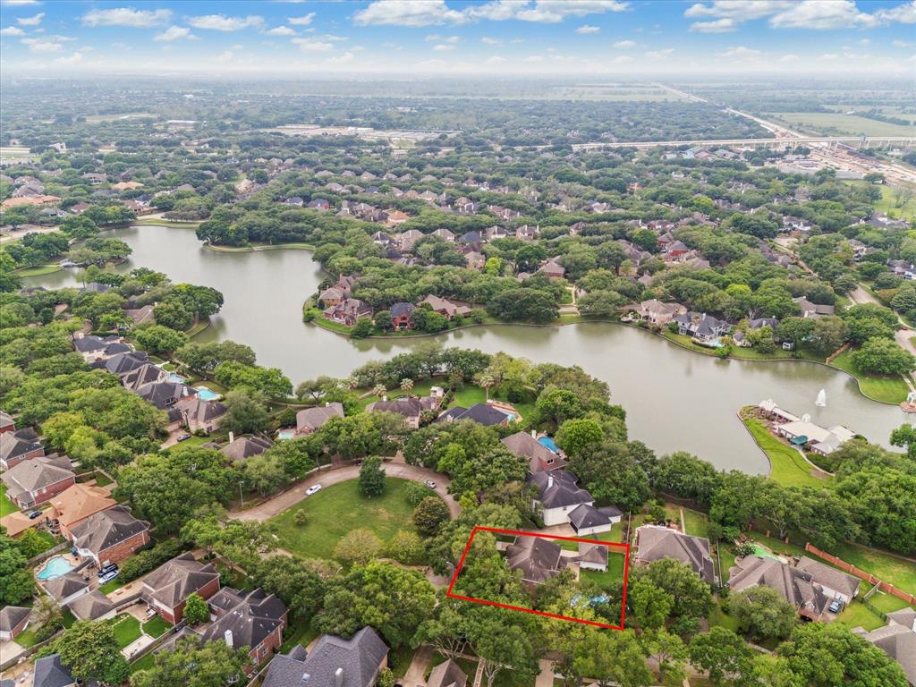 15 Rippling Creek Drive, Sugar Land, Texas image 32