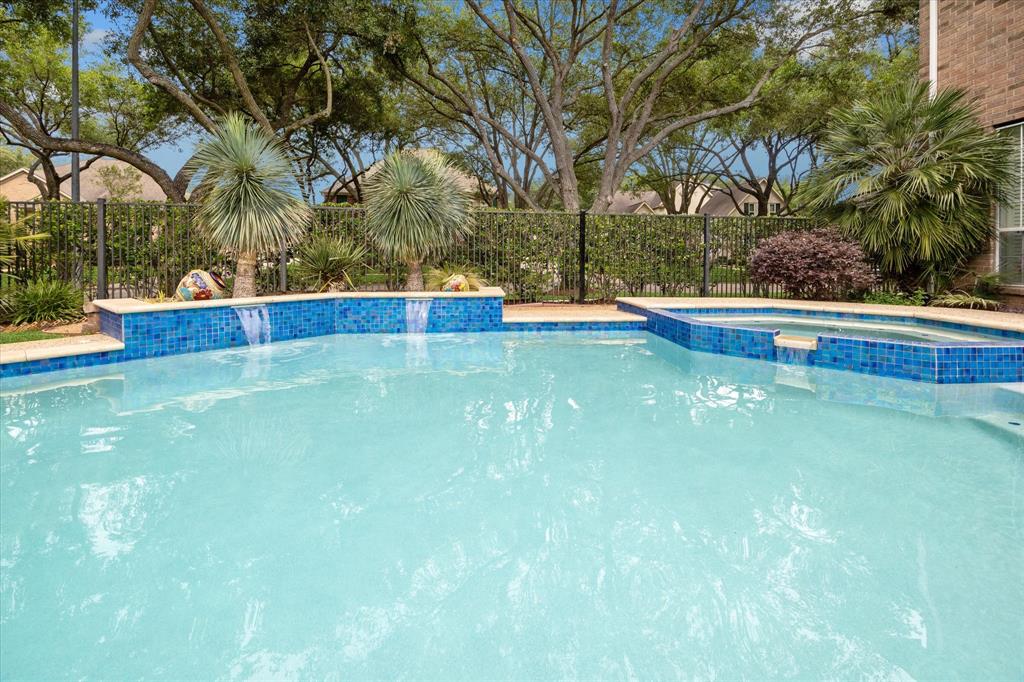 15 Rippling Creek Drive, Sugar Land, Texas image 6
