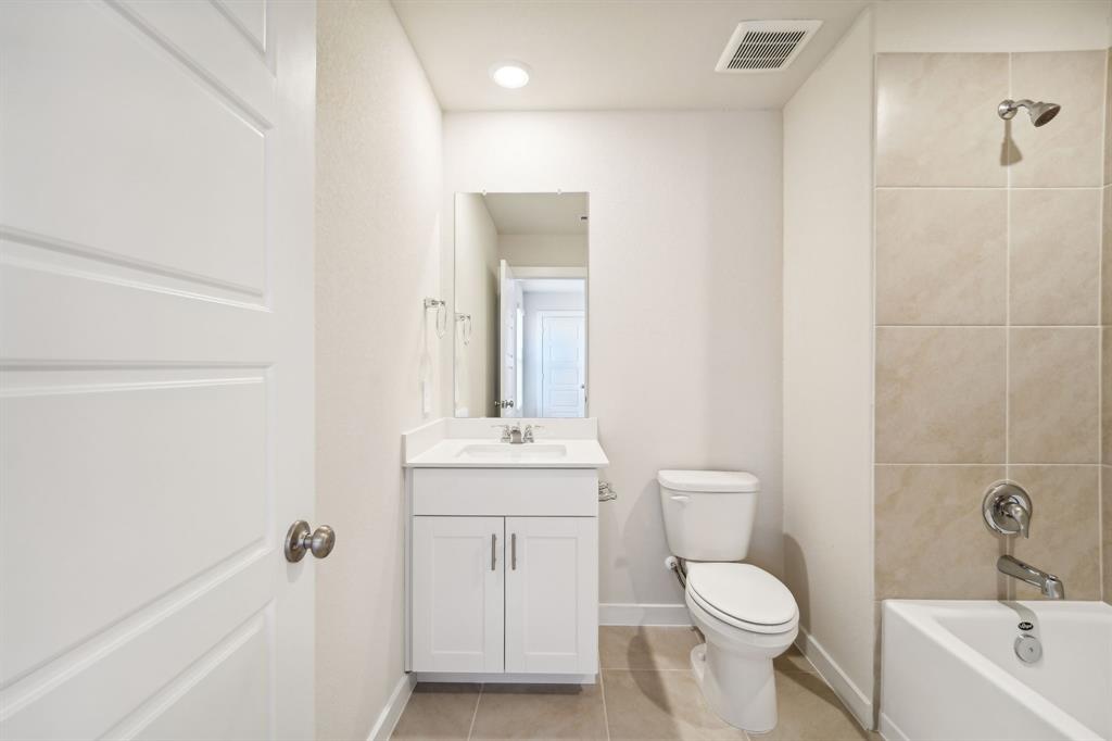 5229 Harvest Season Lane, Pearland, Texas image 42