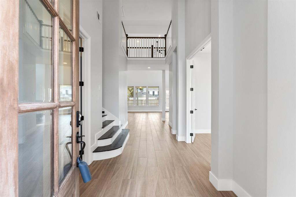7007 Longmire Circle