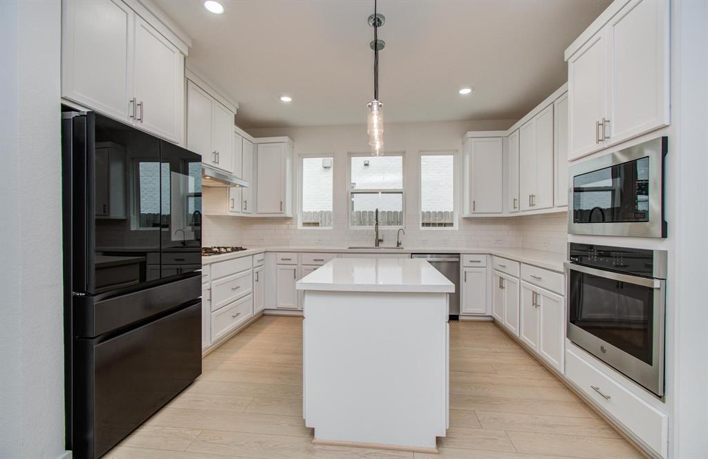 8815 Drysdale River Road, Cypress, Texas image 10