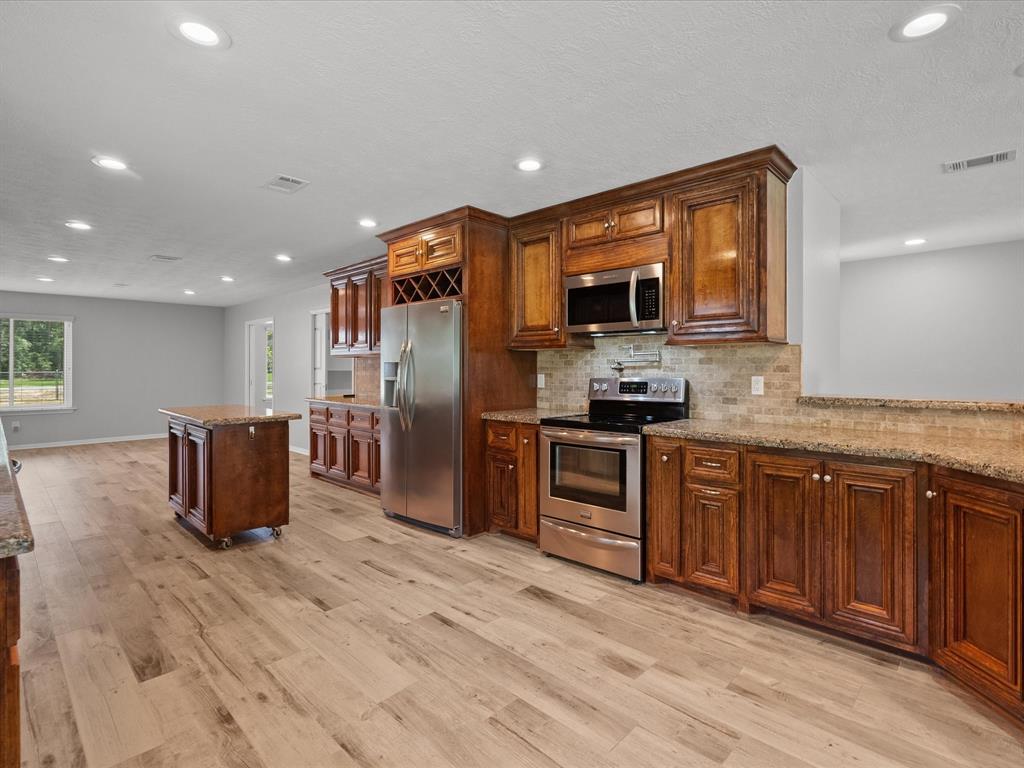 18003 Country Place Drive, Conroe, Texas image 17