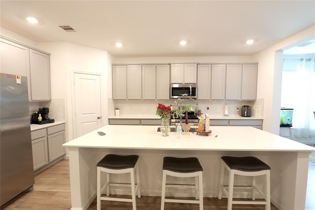 5608 Forest Cove Drive