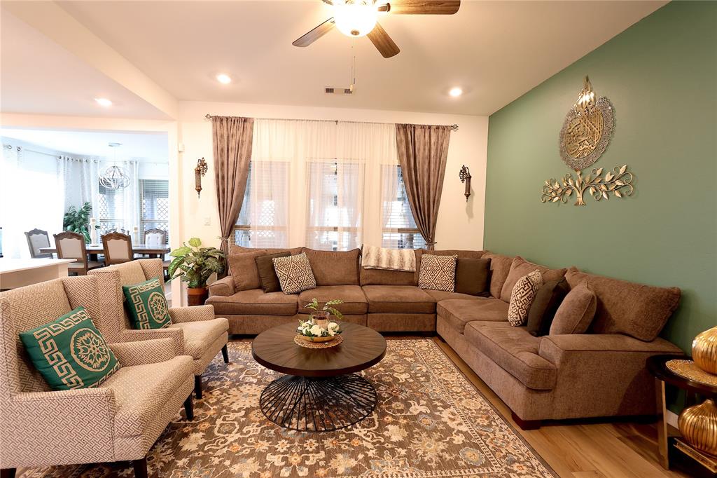 5608 Forest Cove Drive