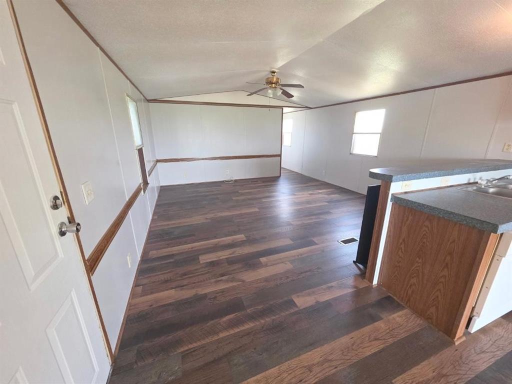 1245 Cr 211, Weimar, Texas image 5