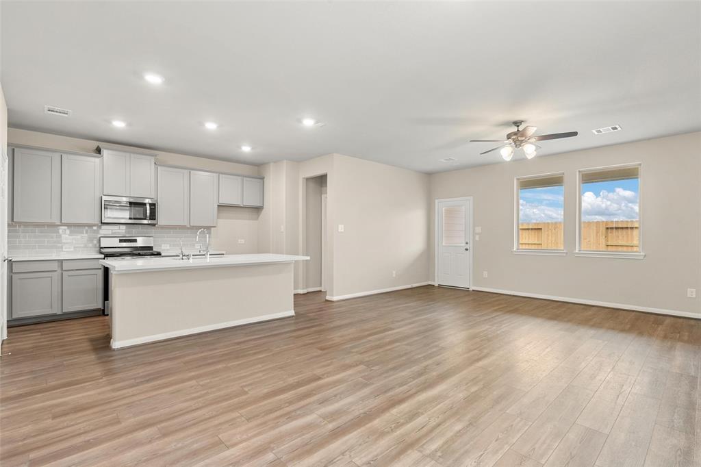 4118 Sterling Springs Lane, League City, Texas image 10