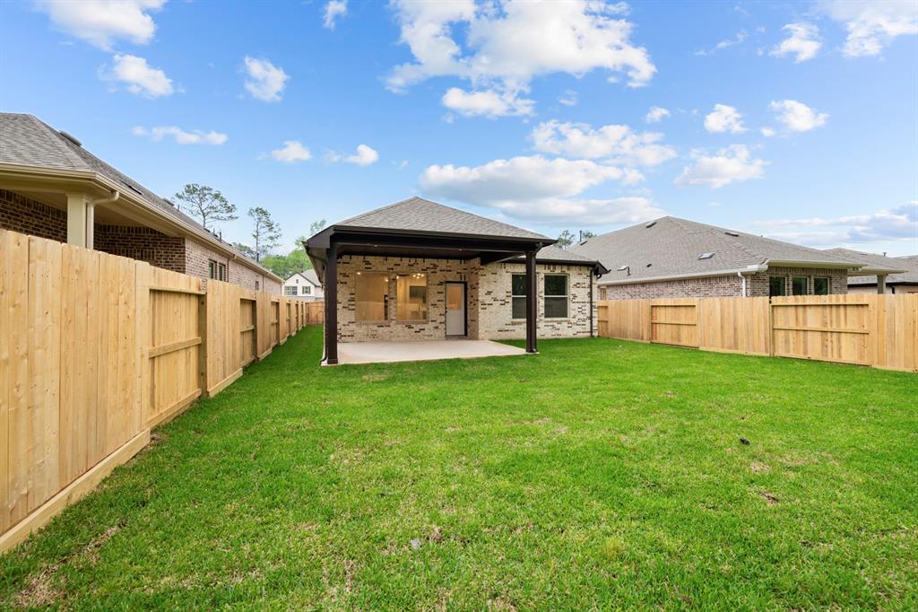 426 Embden Rim Drive, Willis, Texas image 8