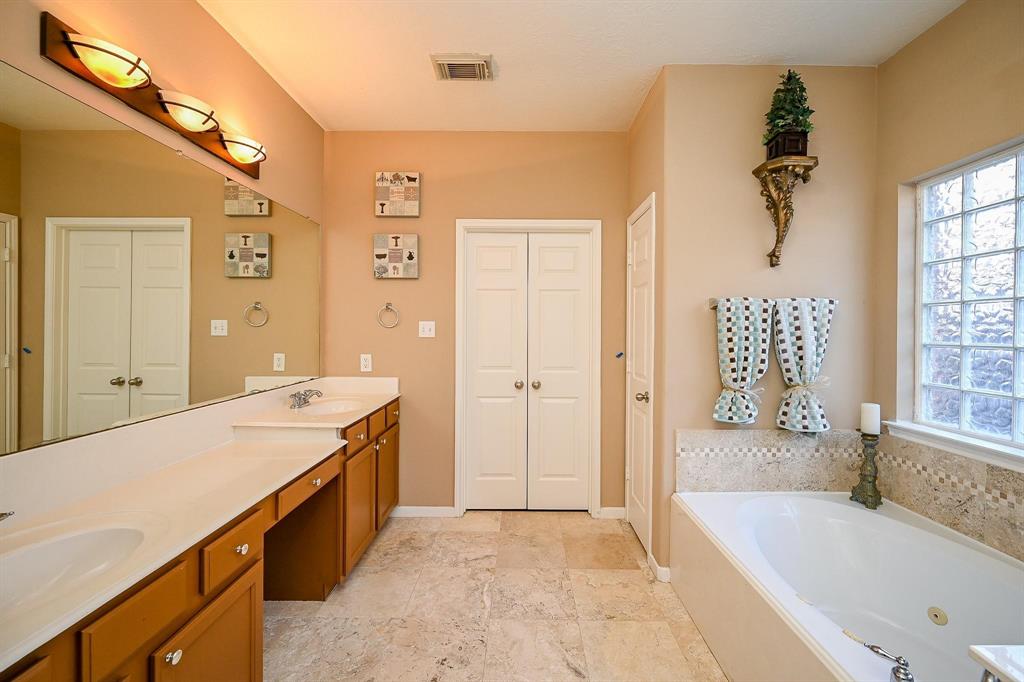 4214 Bridgestone Shadow Court, Spring, Texas image 13