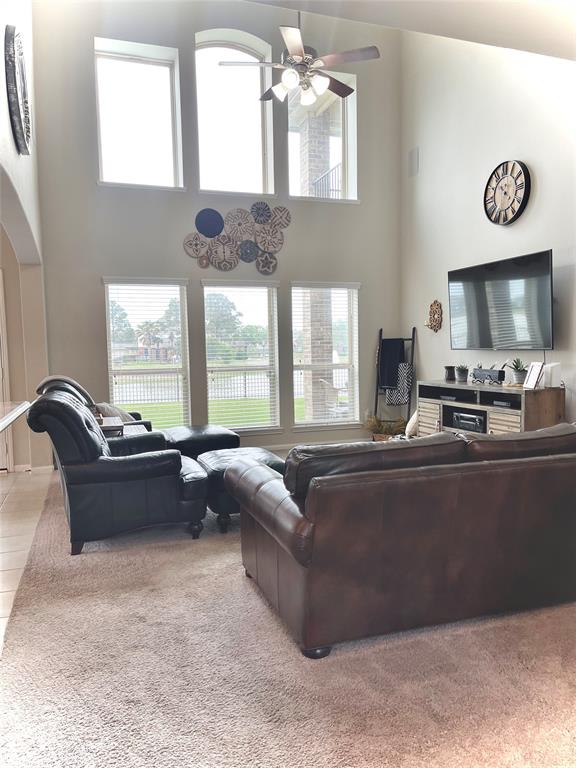 2900 Flying Horse Lane, Dickinson, Texas image 11