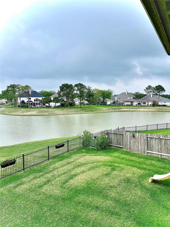 2900 Flying Horse Lane, Dickinson, Texas image 39