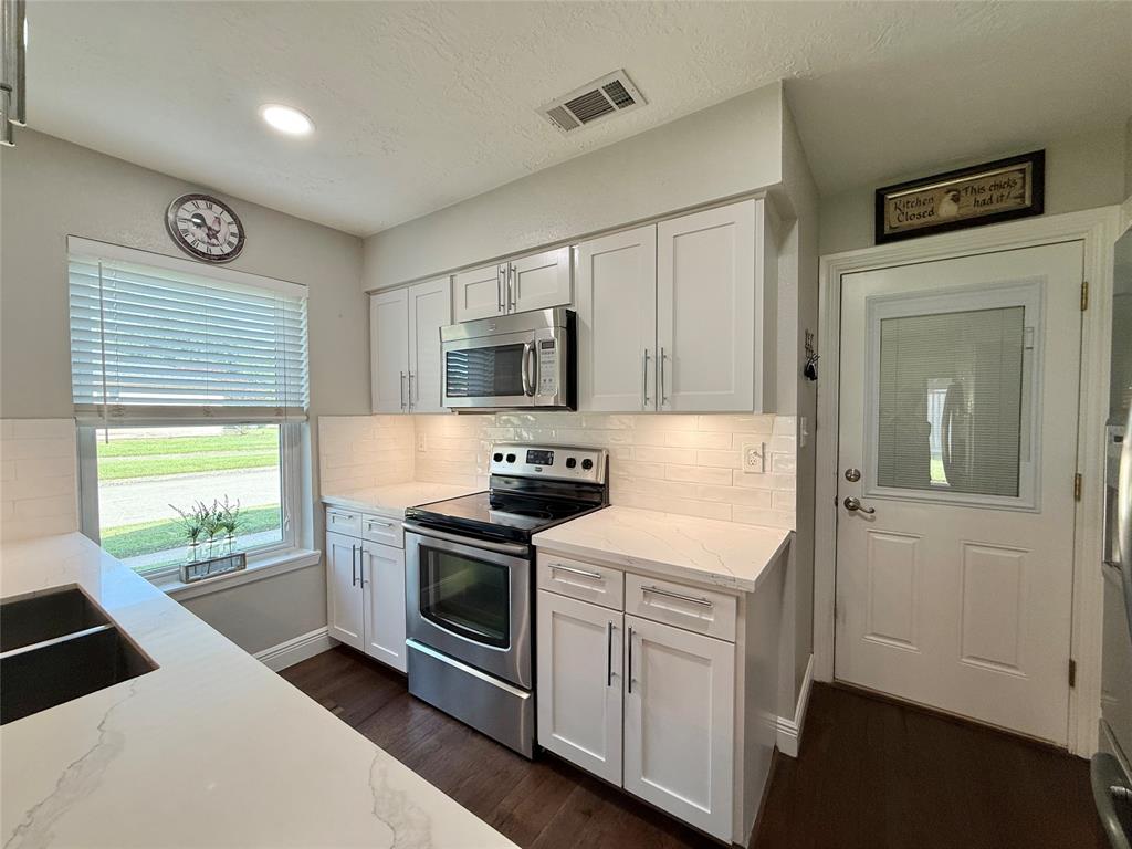 5719 Walnutgate Drive, Spring, Texas image 21