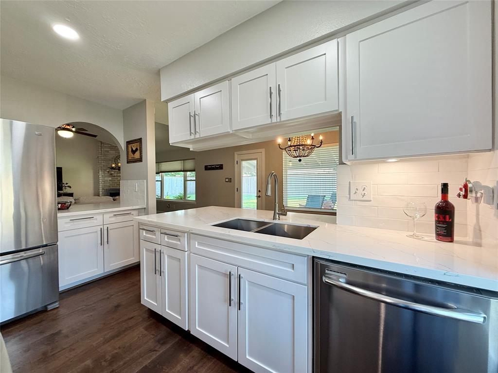 5719 Walnutgate Drive, Spring, Texas image 18