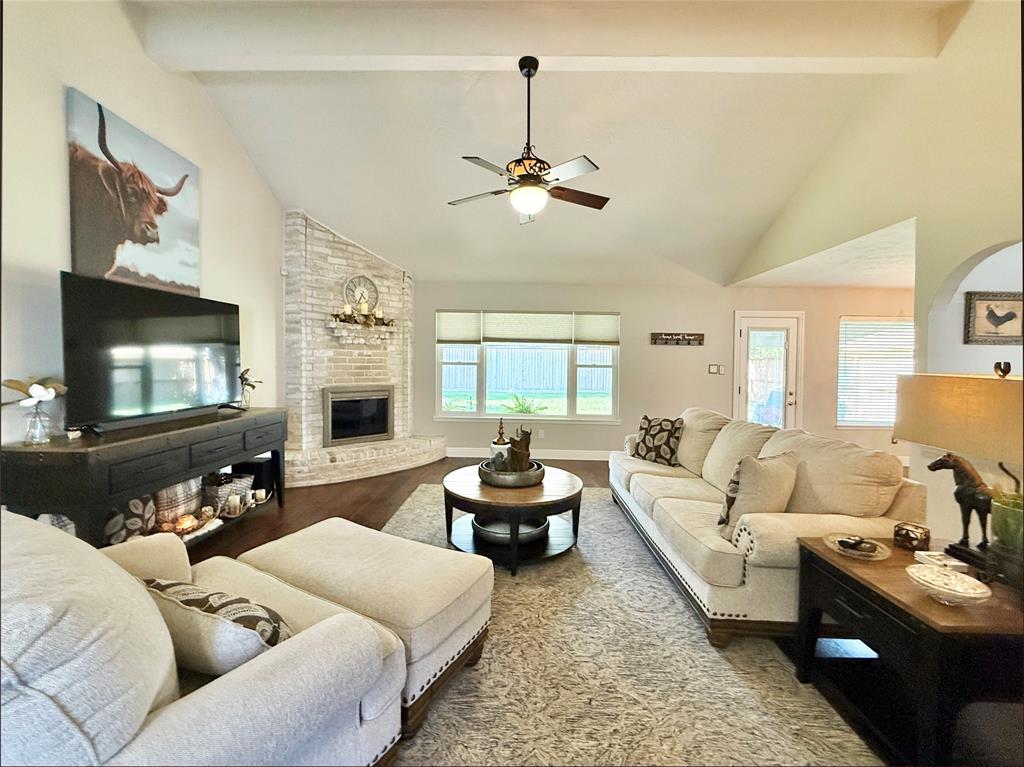 5719 Walnutgate Drive, Spring, Texas image 10