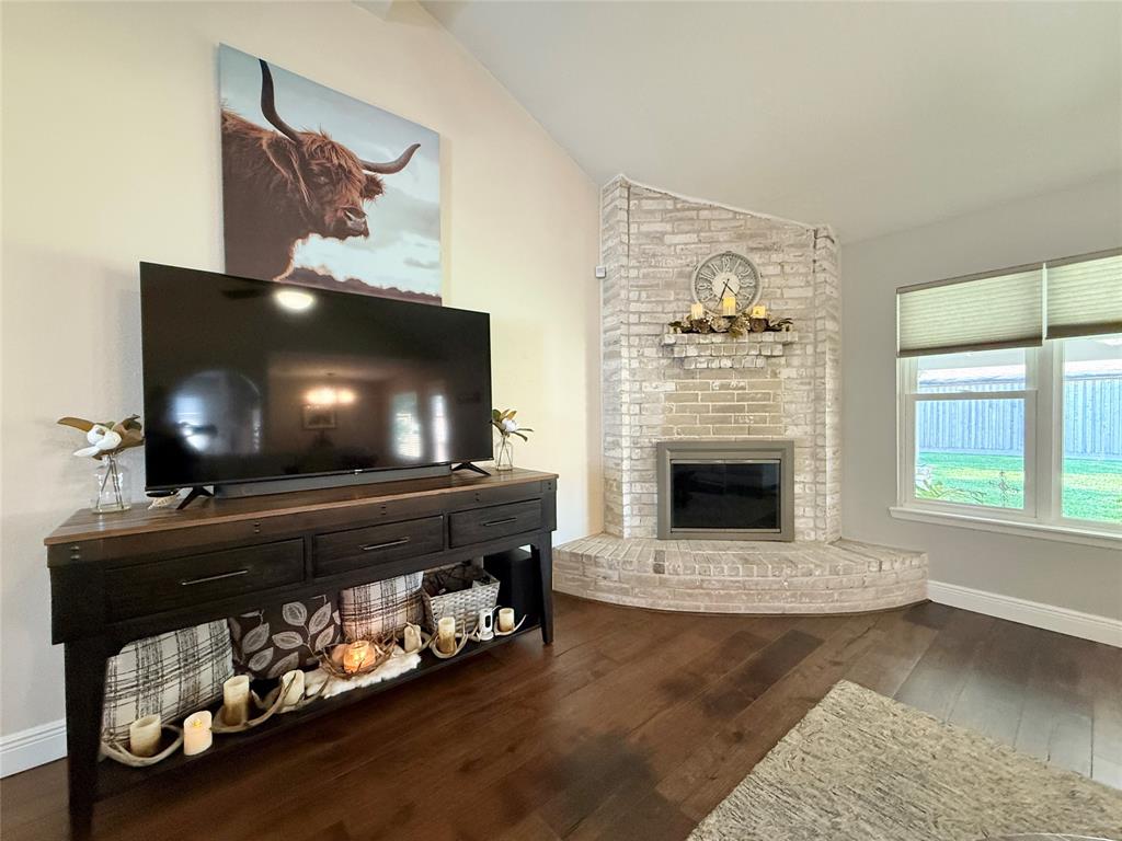 5719 Walnutgate Drive, Spring, Texas image 8