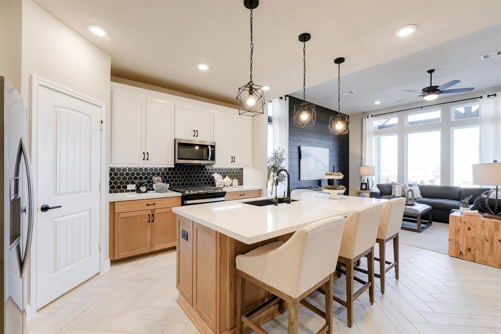 7819 Cattail Shallows Lane, Katy, Texas image 5