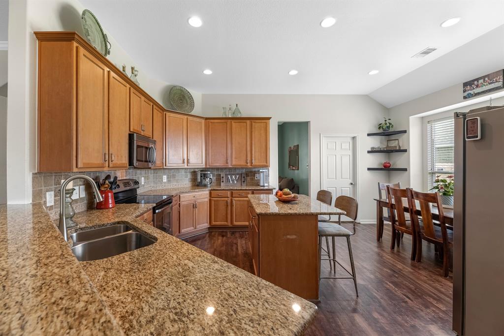 6003 Oxford Lake Drive, Rosenberg, Texas image 16