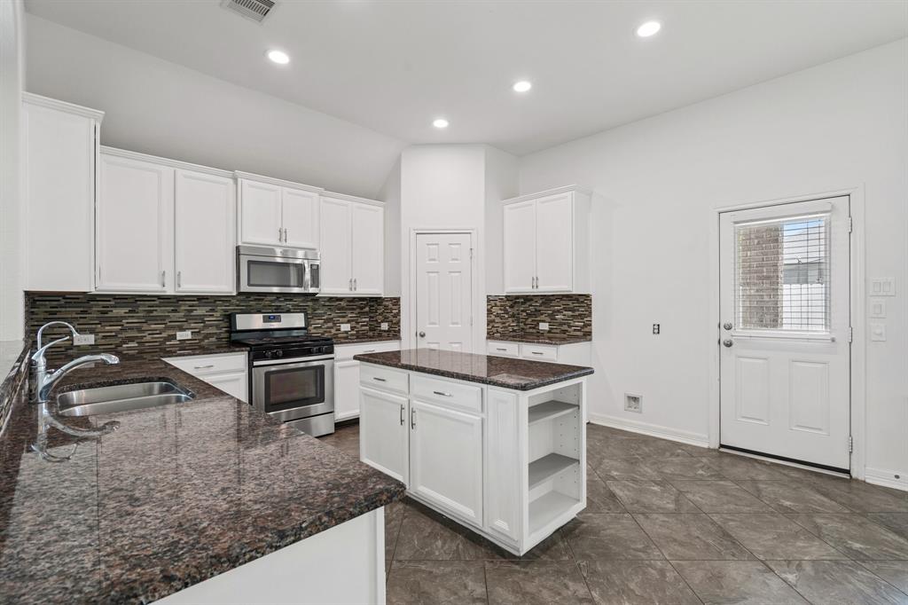 326 Lake Rim Drive, Rosenberg, Texas image 24