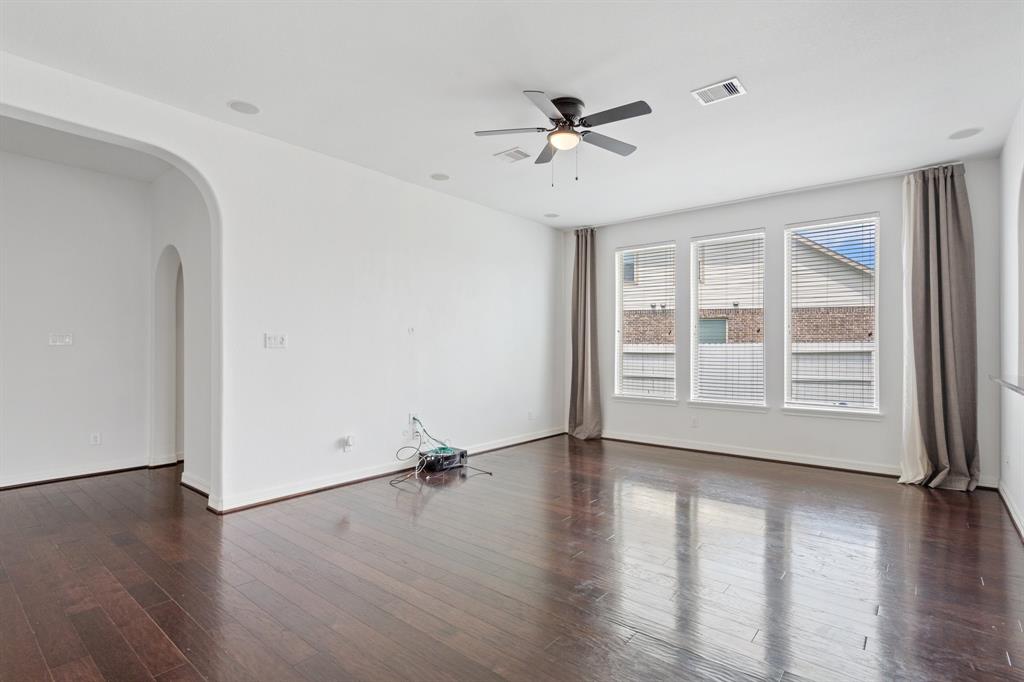 326 Lake Rim Drive, Rosenberg, Texas image 17