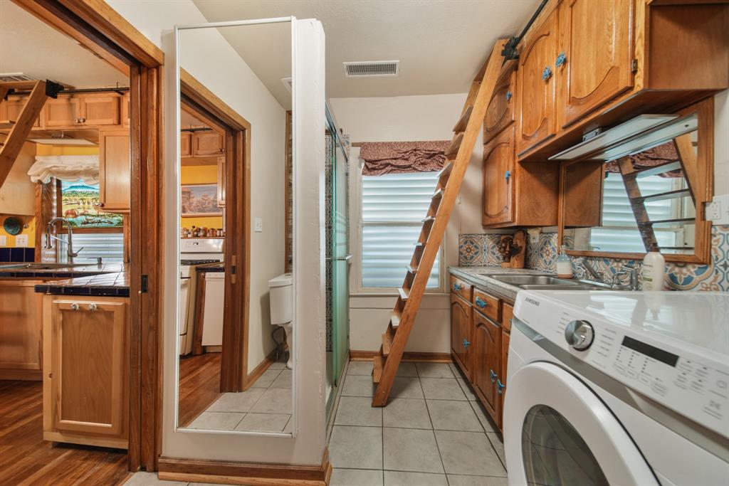 3523 Whispering Brook Drive, Kingwood, Texas image 21