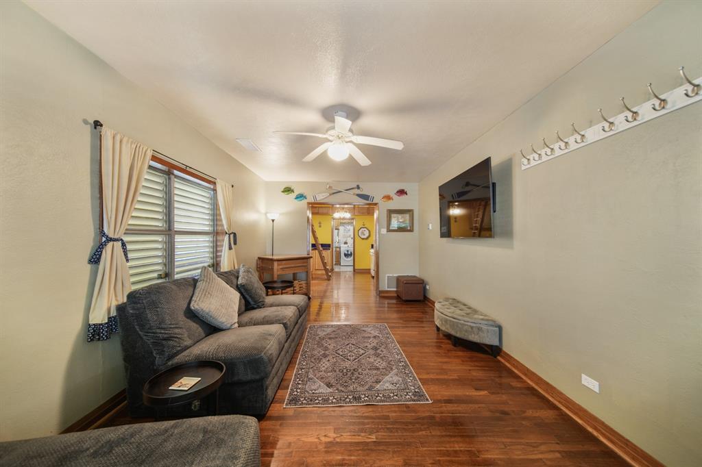 3523 Whispering Brook Drive, Kingwood, Texas image 12