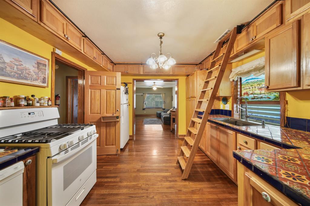 3523 Whispering Brook Drive, Kingwood, Texas image 14