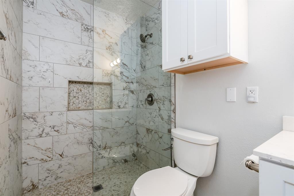 203 Lakeview Terrace Ter #203 B, Conroe, Texas image 13