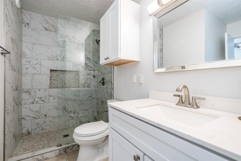 203 Lakeview Terrace Ter #203 B, Conroe, Texas image 11