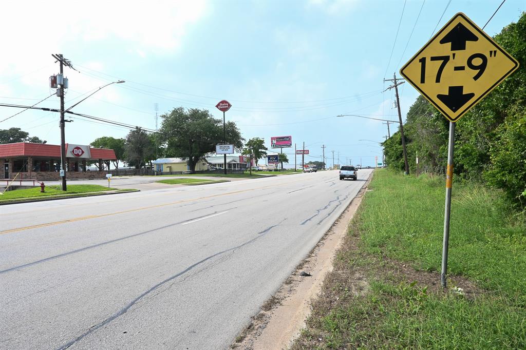 72 N Kessler Avenue, Schulenburg, Texas image 42