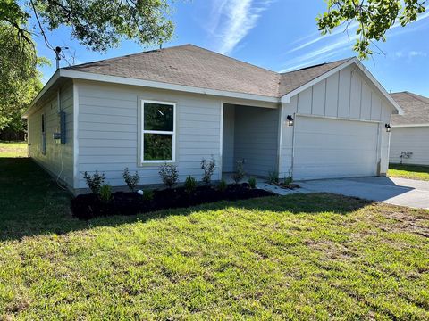 Single Family Residence in Dayton TX 193 Colbert Street.jpg