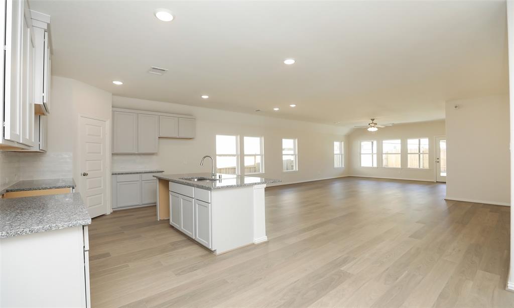 320 Ice Shore Trail, Dayton, Texas image 10
