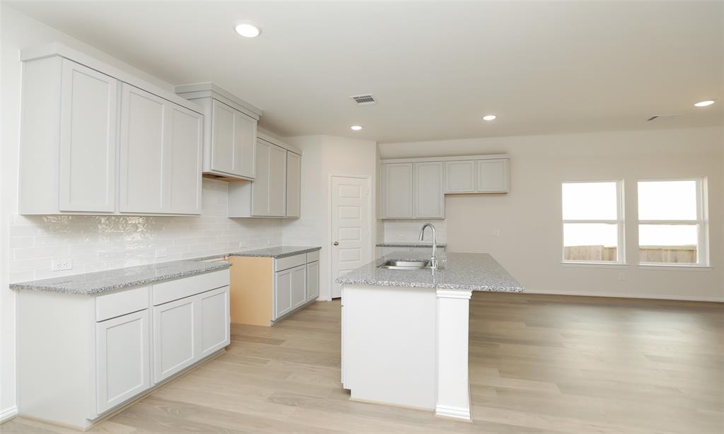 320 Ice Shore Trail, Dayton, Texas image 12