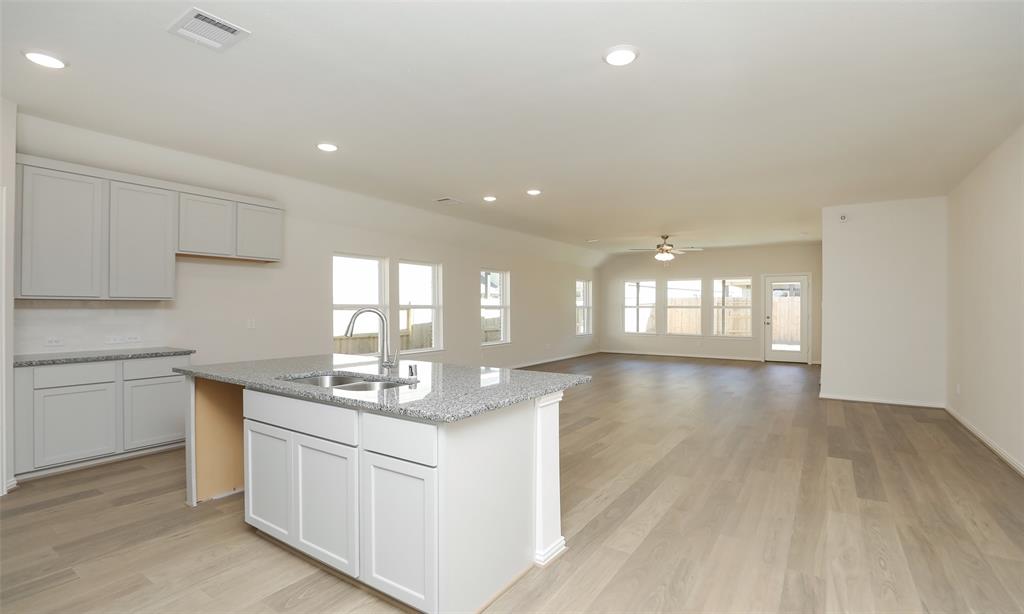 320 Ice Shore Trail, Dayton, Texas image 11