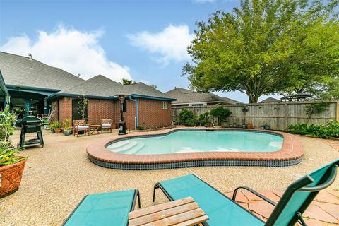 Single Family Residence in Texas City TX 2602 Quaker Drive 44.jpg
