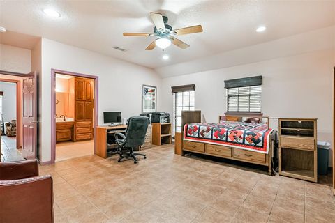 Single Family Residence in Texas City TX 2602 Quaker Drive 28.jpg
