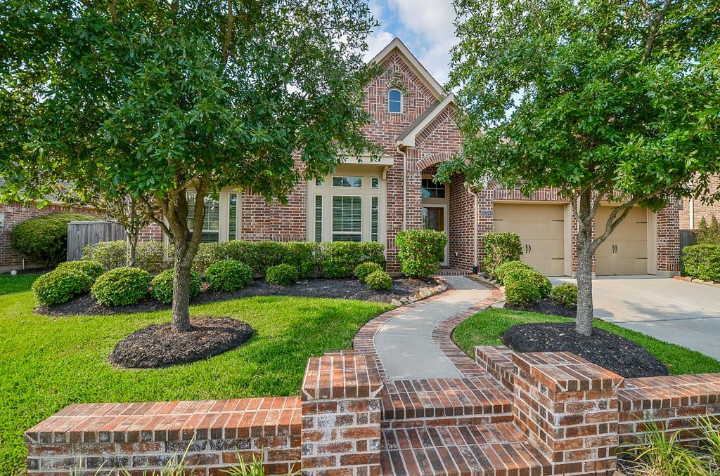 18306 E Morgans Bend Drive, Cypress, Texas image 2