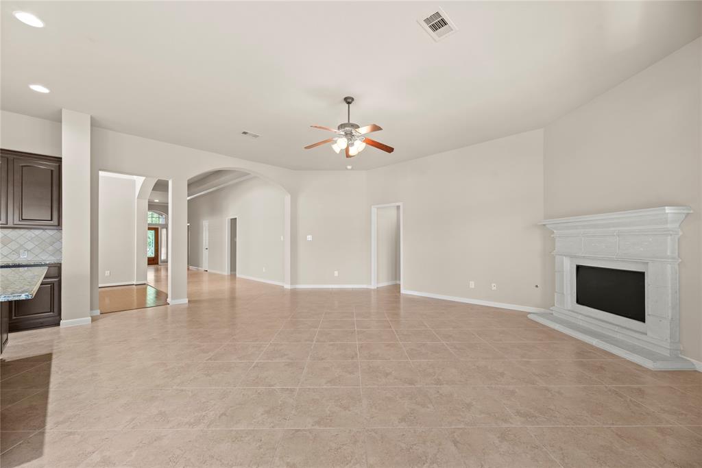 18306 E Morgans Bend Drive, Cypress, Texas image 32