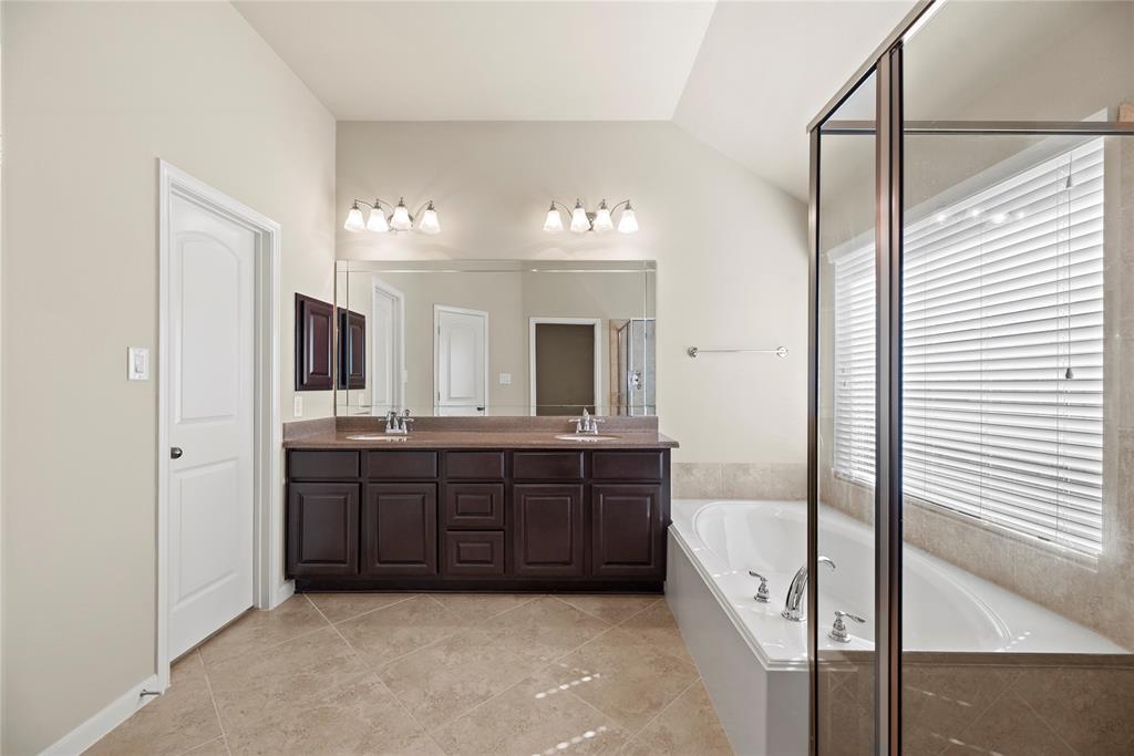 18306 E Morgans Bend Drive, Cypress, Texas image 38