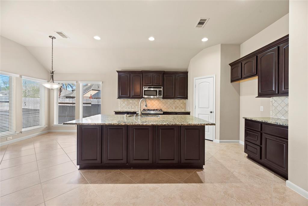 18306 E Morgans Bend Drive, Cypress, Texas image 24