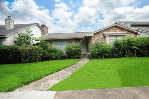 Townhouse in Houston TX 13032 Clarewood Drive.jpg