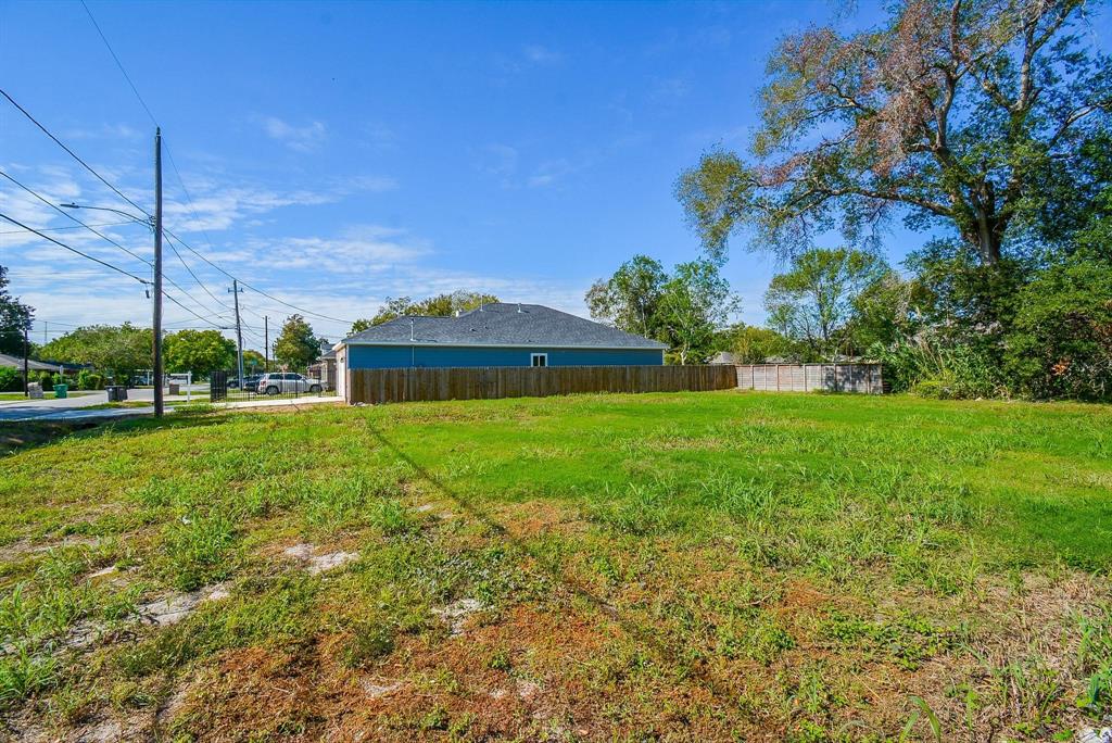 4607 Larkspur Street, Houston, Texas image 11