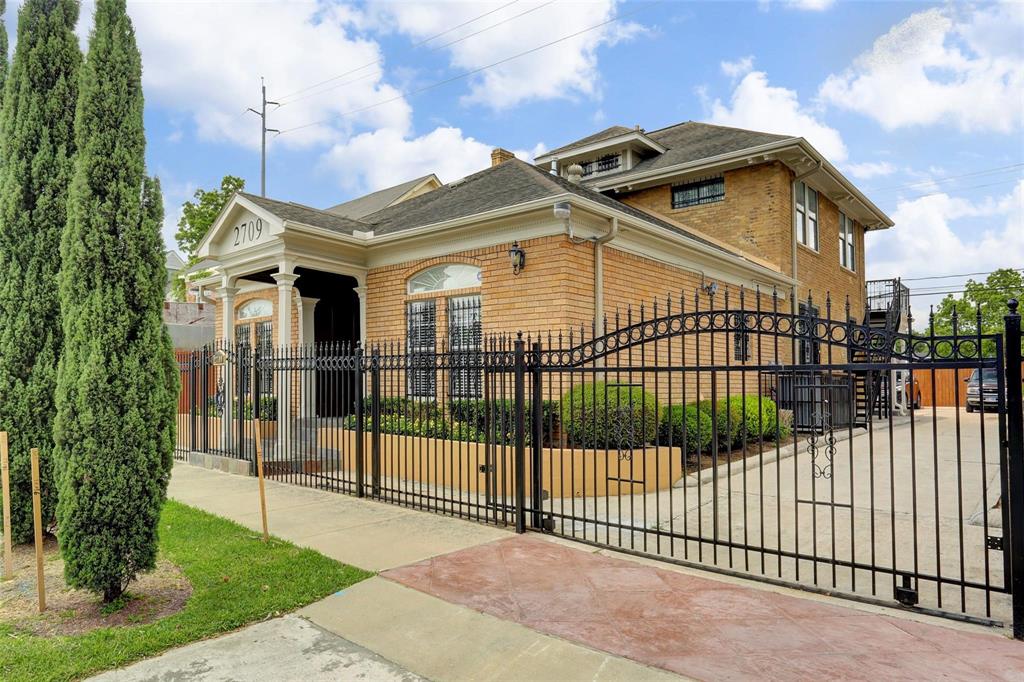 2709 Blodgett Street, Houston, Texas image 2